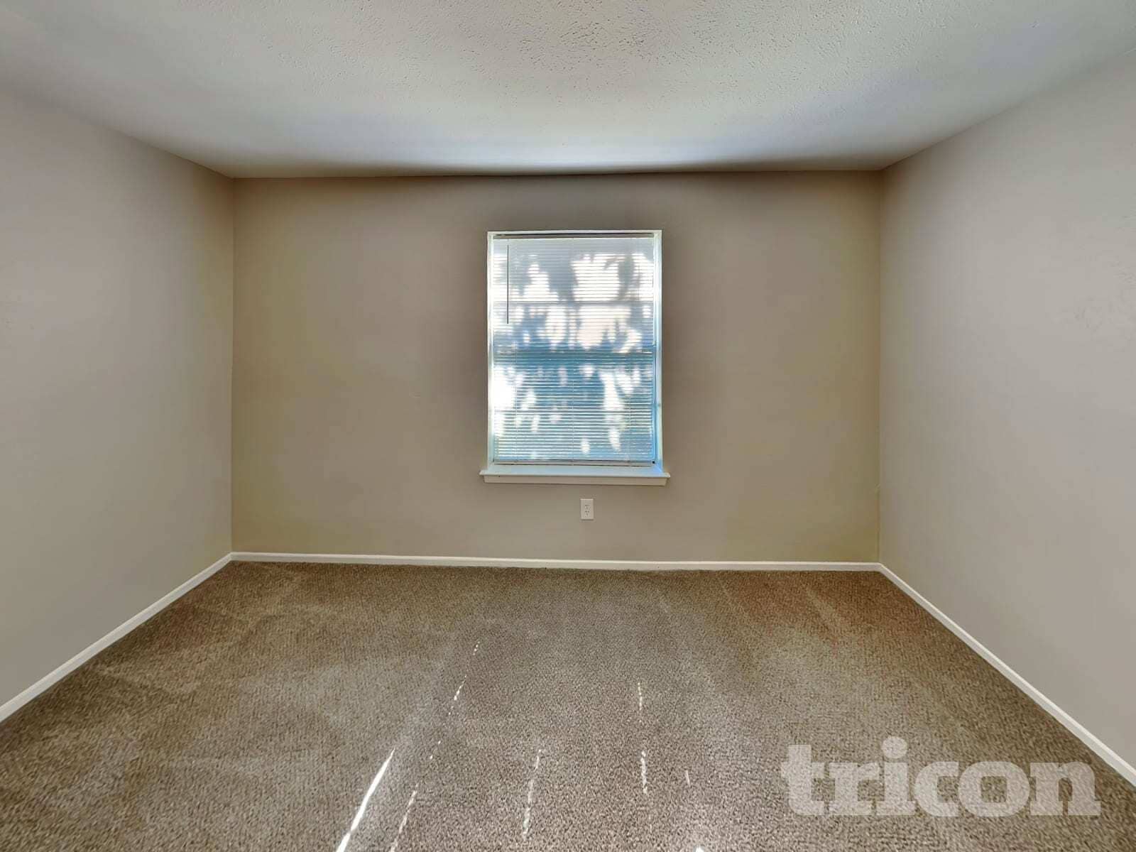 Building Photo - 1555 Willowbrook St