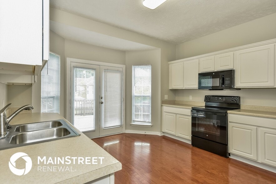 Building Photo - 2316 Broadview Dr