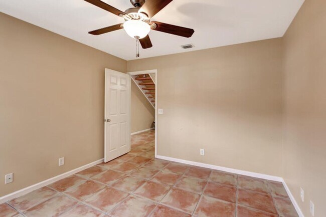 Building Photo - 2299 Treasure Isle Dr