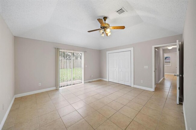 Building Photo - 1510 Park Wind Dr