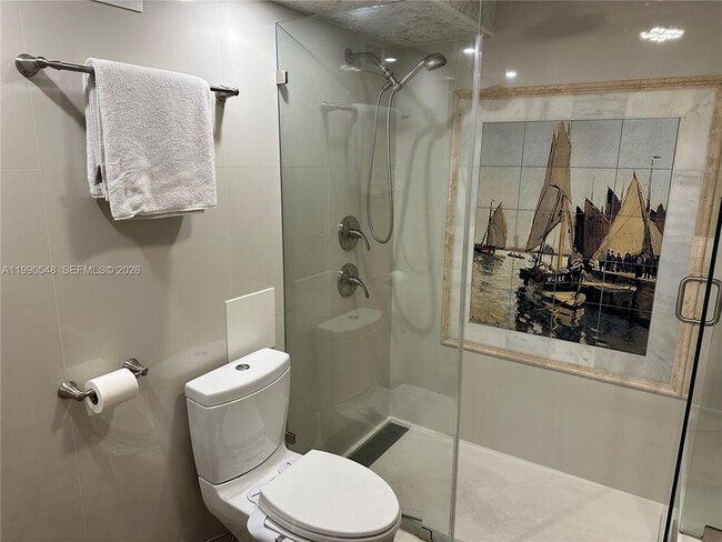 Building Photo - 6039 Collins Ave