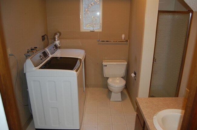 Building Photo - 3724 Clover Cir