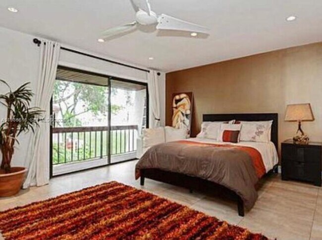 Building Photo - 2991 Lakewood Ln