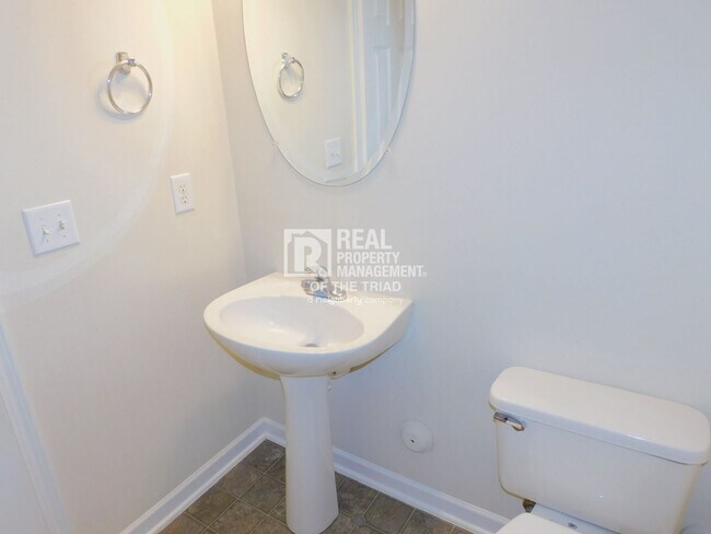Building Photo - *NW High School* Lovely 4BR/2.5BA Home off...