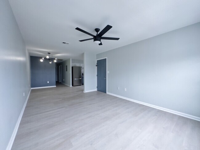 Building Photo - 1001 Garfield Ave