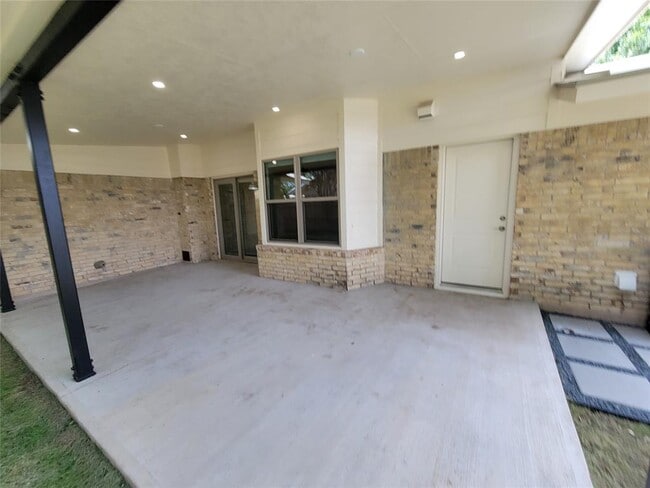 Building Photo - 8709 Donna Gail Dr