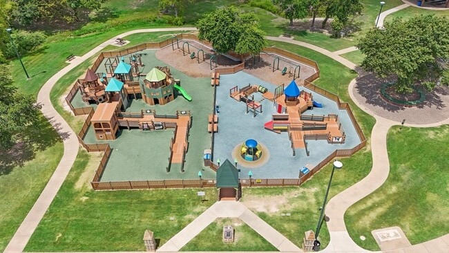 Building Photo - 130 Astoria Dr