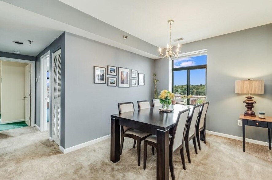 Building Photo - 315 Rantoul St