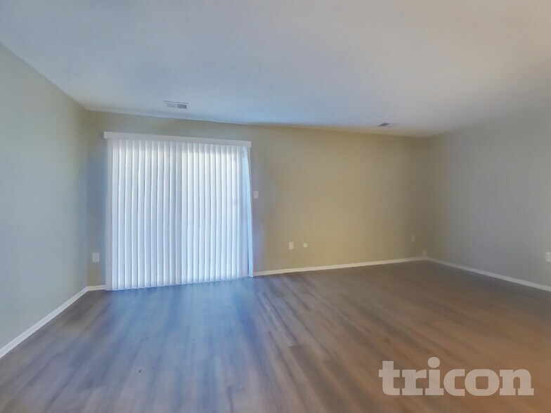Building Photo - 1051 Dorset Dr
