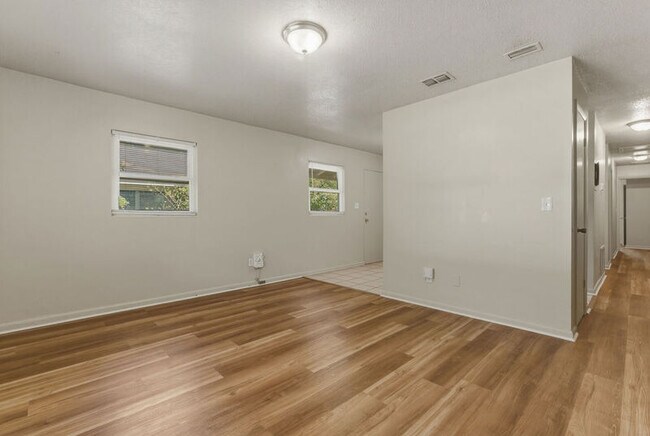 Building Photo - 1427 Connecticut St