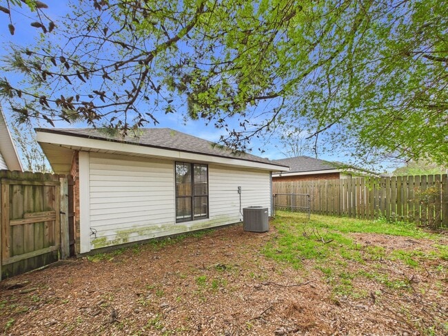 Building Photo - Coming Soon! 2 Bedroom 2 Bathroom