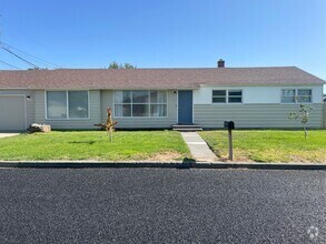 Building Photo - Remodeled Home in Ephrata