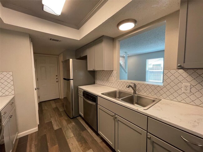 Building Photo - 8810 Springmail Cir