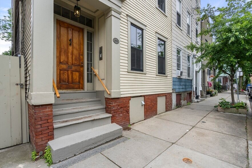 Building Photo - 29 Princeton St