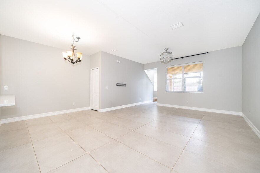 Building Photo - 2942 Rodrick Cir