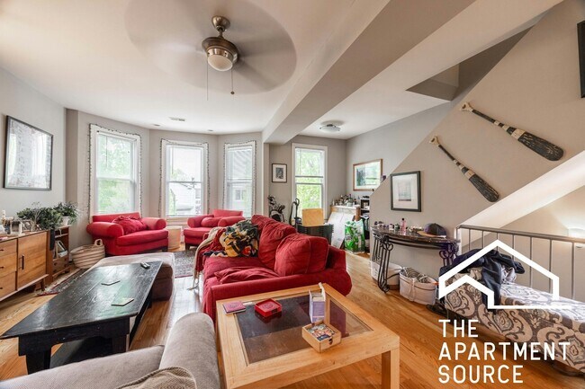 Primary Photo - 3023 N Oakley Ave
