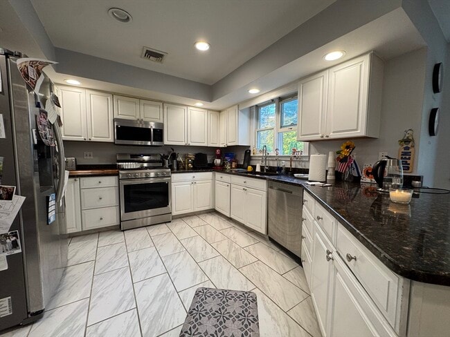 Building Photo - 154 Wiswall Rd