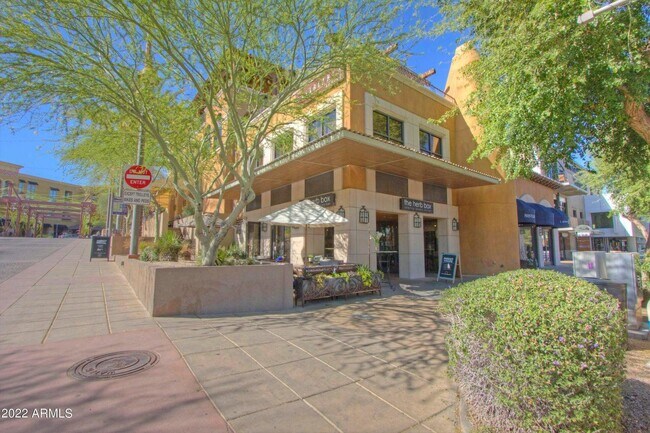 Building Photo - 7117 E Rancho Vista Dr