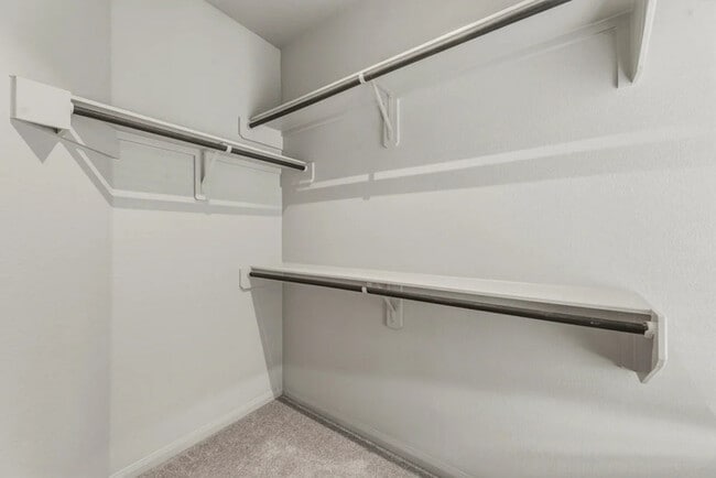 Building Photo - Stunning 3 bed 2.5 bath Modern Townhouse