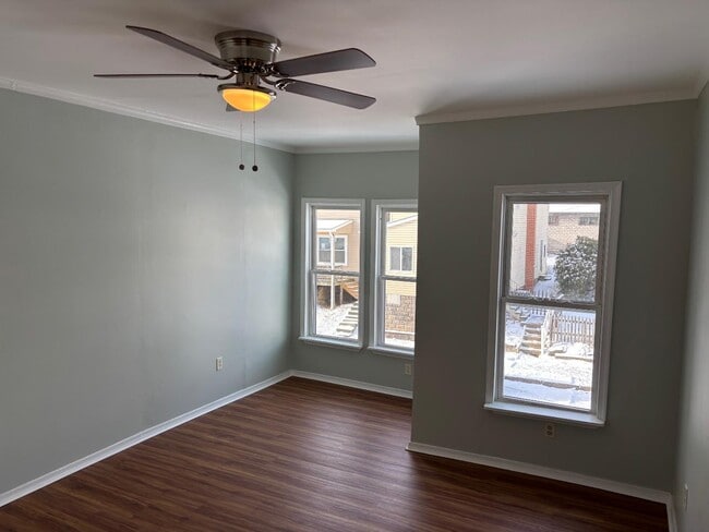 Building Photo - 2517 W Chestnut Ave