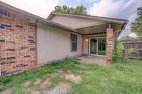 Building Photo - Fantastic Broken Arrow property now up for rent