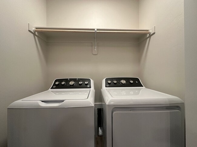 Building Photo - 3bed, 2bath 1,201sq.ft. 2car garage home in Shadow Glen Subdivision - Caldwell