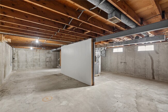 Building Photo - 1158 Reale Ave