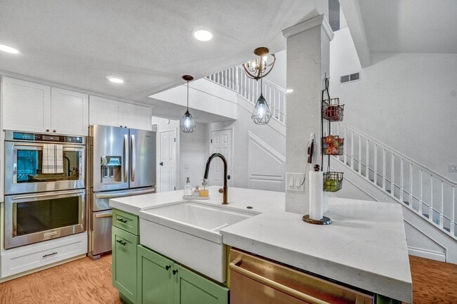 Building Photo - 14501 Wesfall Rd., Tustin CA 92780 5 BR, 3...