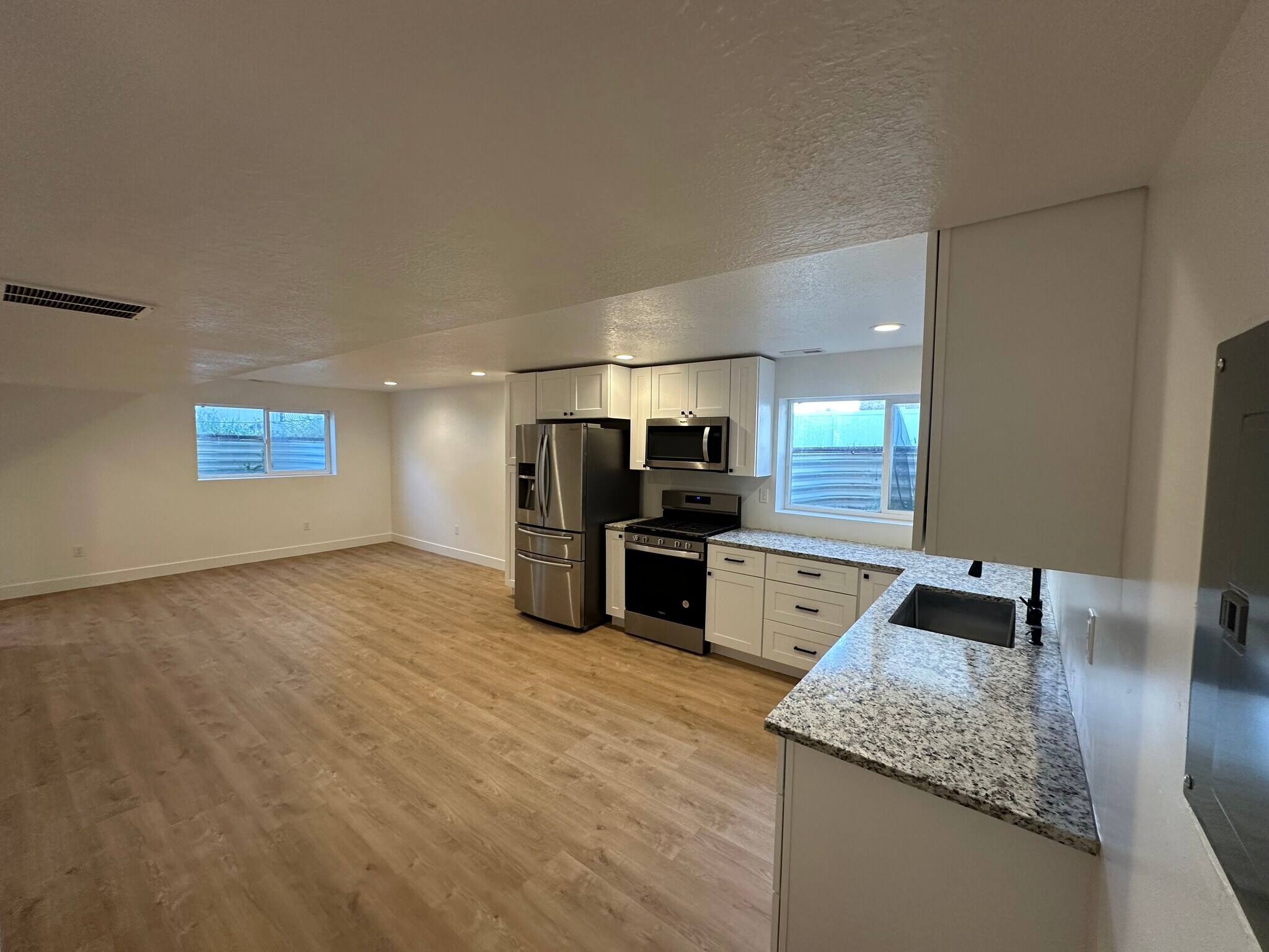 Building Photo - 2906 S 1550 W
