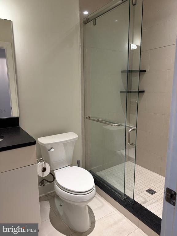 Building Photo - 4334 Farragut St