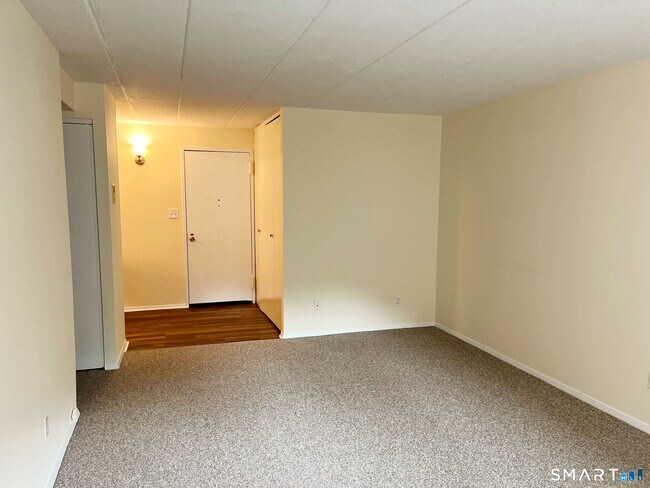 Building Photo - 27 Northill St