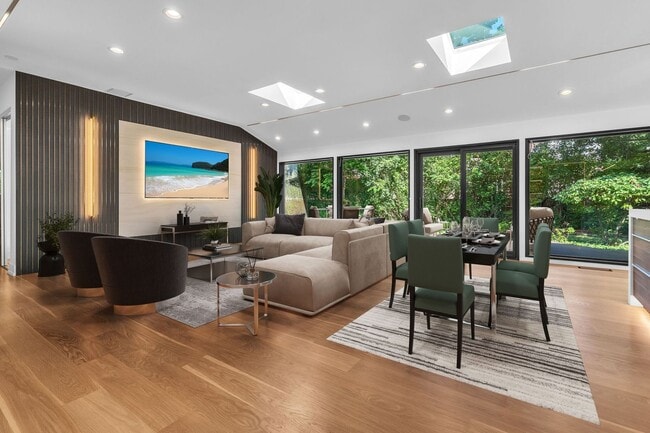 Building Photo - 623 Echo Ln