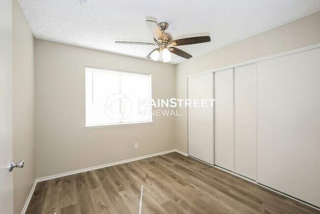 Building Photo - 3 Bedroom Pet-Friendly Home in NORTH LAS VEGAS, NV with Main Street Renewal