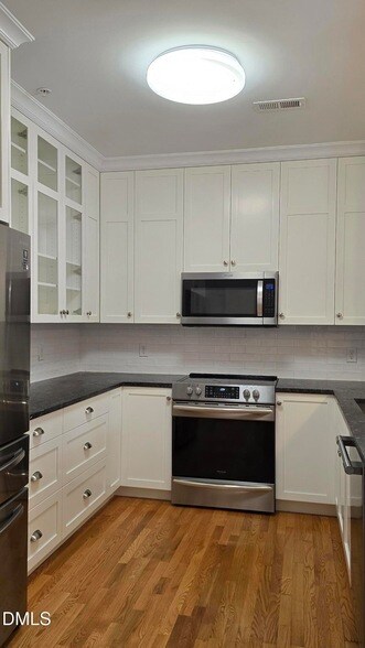 Building Photo - 218 E Davie St