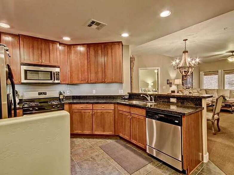 Building Photo - 5450 E Deer Valley Dr