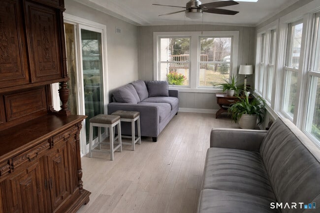 Building Photo - 201 Seneca Dr