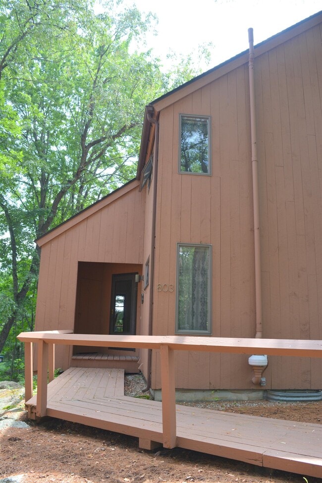 Building Photo - 803 Covered Bridge Ln