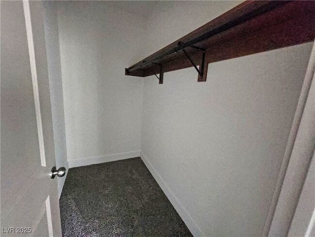 Building Photo - 1340 E Arrowhead St