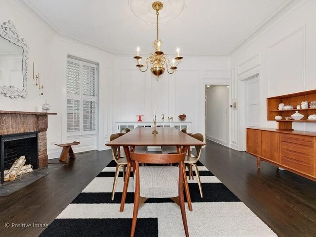 Building Photo - 1814 N Lincoln Park W
