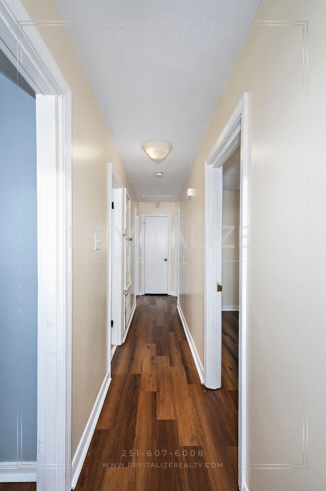 Building Photo - Newly Renovated 3 Bed 1.5 Bath Home in Mobile