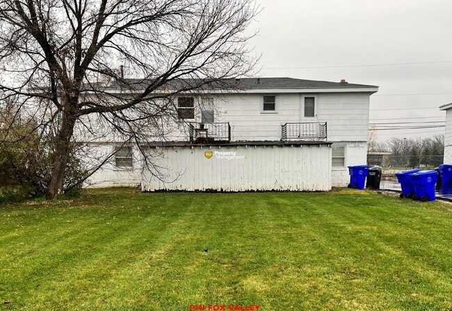 Building Photo - Charming 2 Bed, 1 Bath Apartment in Appleton, WI - Spacious & Convenient!