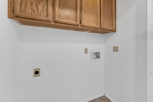 Building Photo - 8327 Trimmer Way