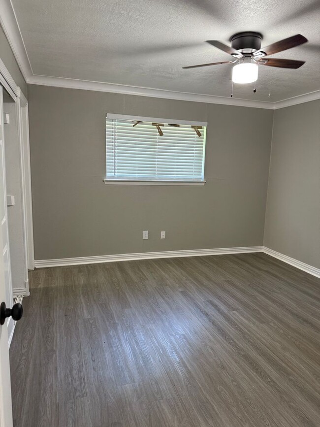 Building Photo - House for rent in Arlington
