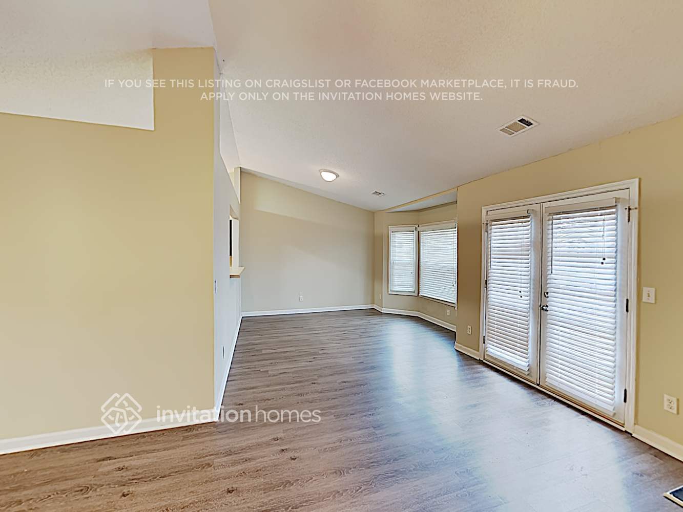 Building Photo - 5995 Bayside Dr NW