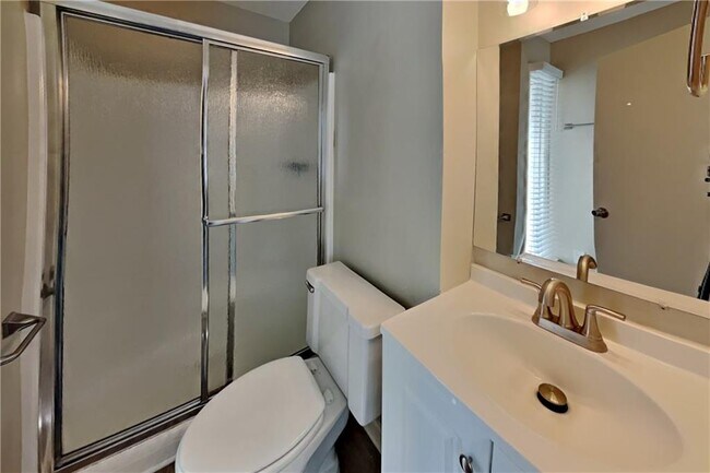 Building Photo - 3013 Alberta Dr