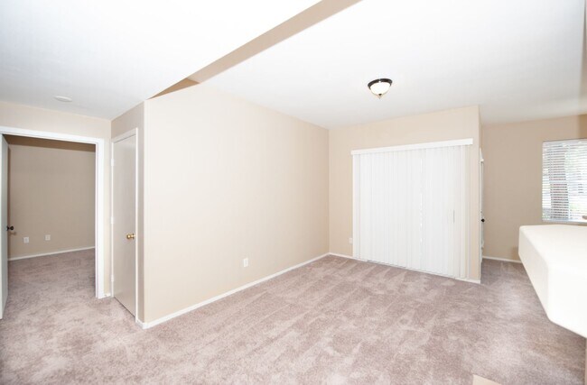 Building Photo - 9050 W Warm Springs Rd