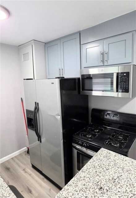 Building Photo - 10527 Western Ave