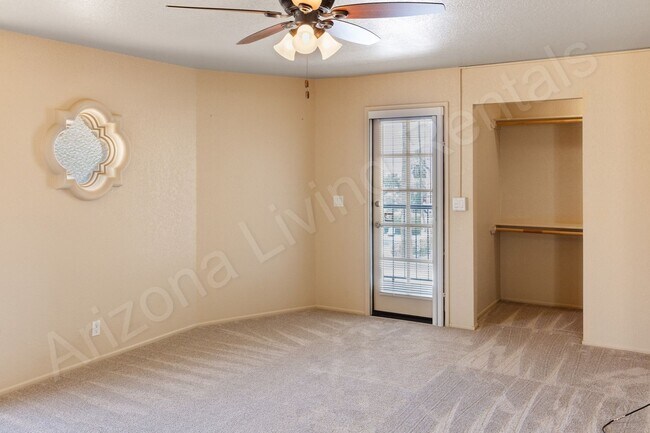 Building Photo - SPACIOUS CONDO WITH POOL