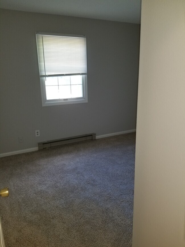 Building Photo - 42 Koncer Dr