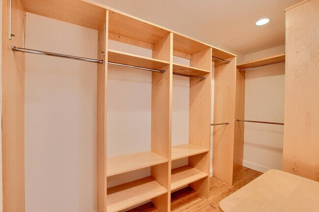 Building Photo - 2334 Timbercreek Cir NW